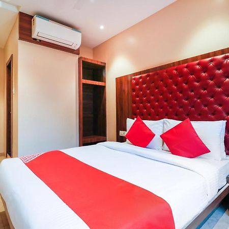 Oyo 70475 Hotel Sea Breeze Bombaj Zewnętrze zdjęcie