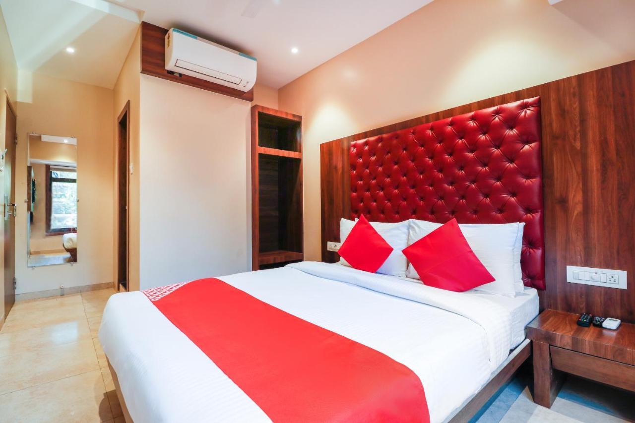 Oyo 70475 Hotel Sea Breeze Bombaj Zewnętrze zdjęcie