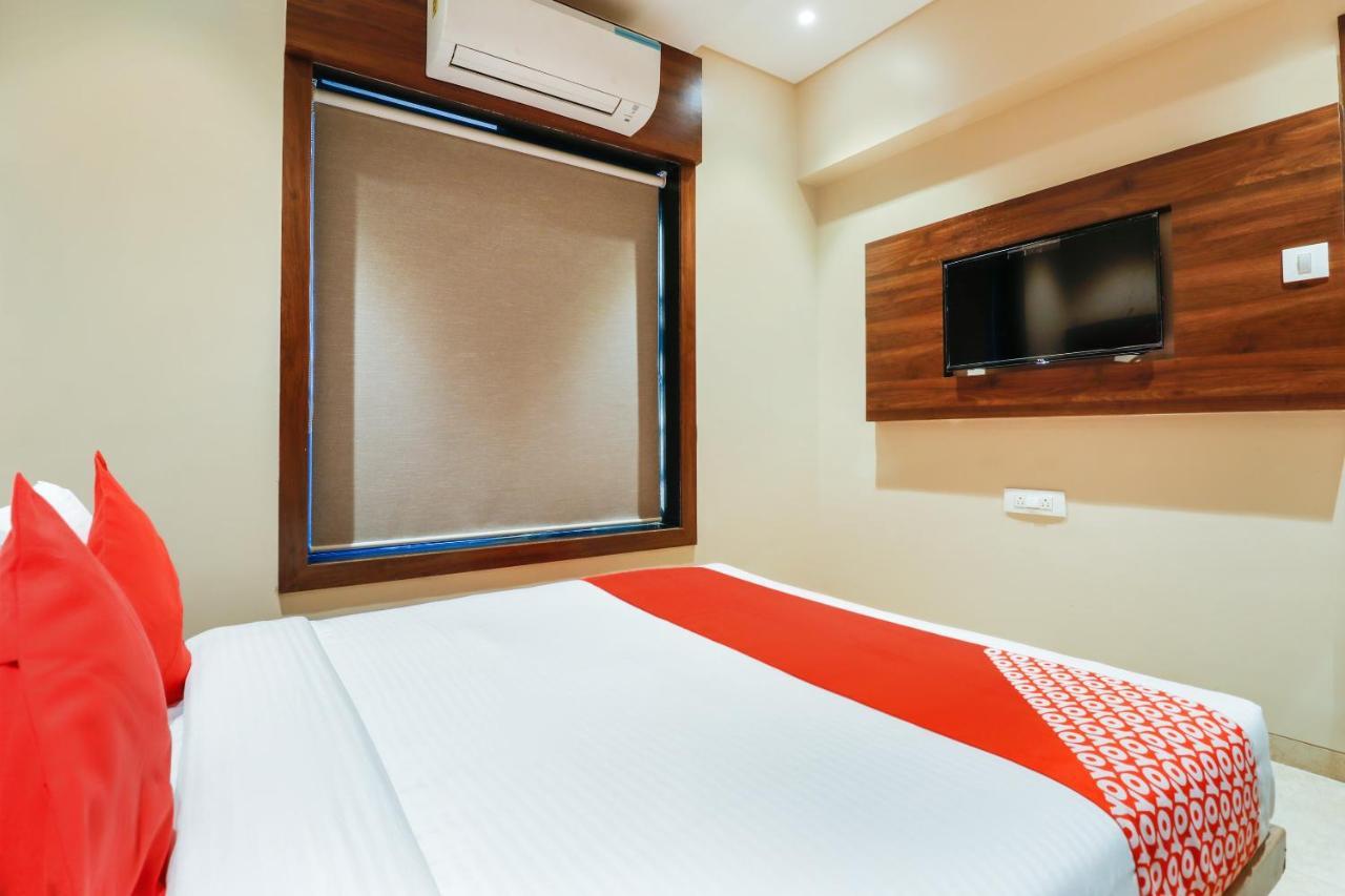 Oyo 70475 Hotel Sea Breeze Bombaj Zewnętrze zdjęcie
